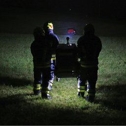 Zeige Details für ROSENBAUER Umfeldbeleuchtung in LED-Technik im Traggestell der Tragkraftspritze FOX S/FOX 4 Bild von ROSENBAUER Umfeldbeleuchtung in LED-Technik im Traggestell der Tragkraftspritze FOX S/FOX 4